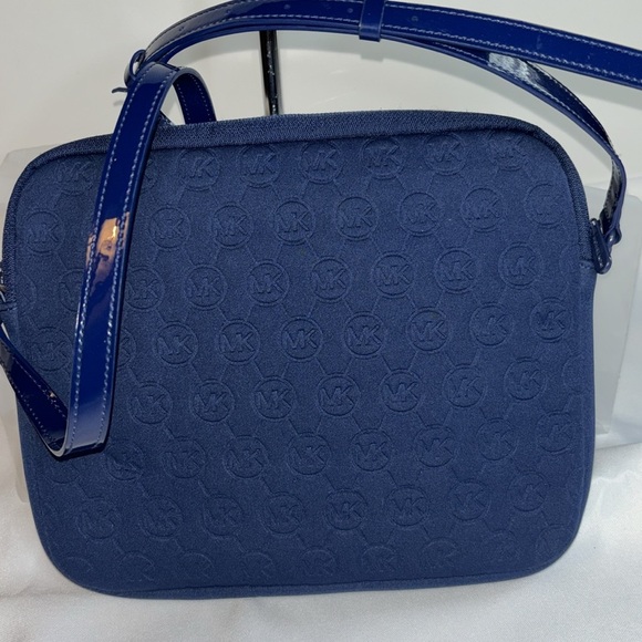 Michael Kors Signature Embossed Neoprene Padded Tablet Crossbody Bag Navy - Picture 3 of 8